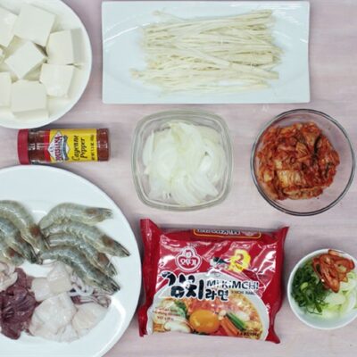 Giới trẻ “phát cuồng” với Mì Cay Hàn Quốc 2 Mỳ cay Hàn Quốc