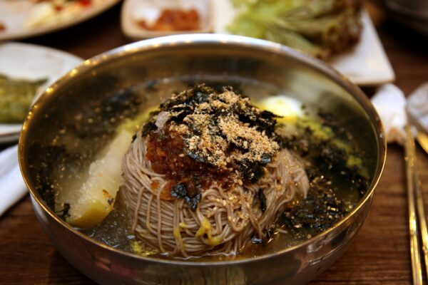 Mì lạnh Makguksu